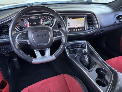 Used 2015 Dodge Challenger SRT image 3