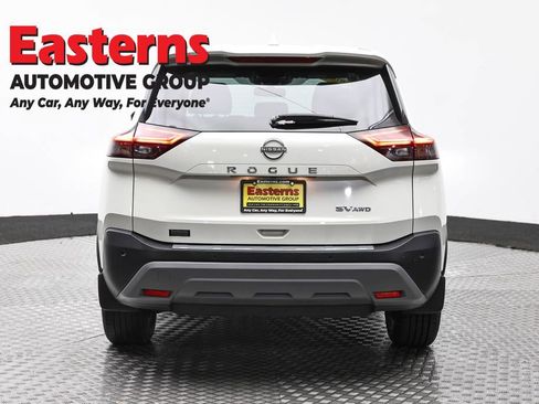 Used 2023 Nissan Rogue SV AWD/4WD image 6