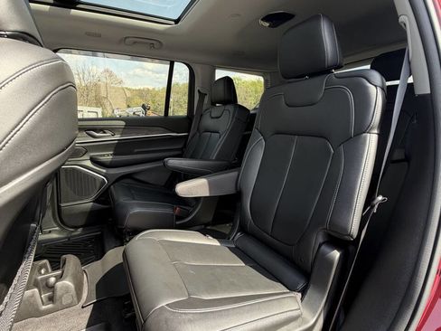 Used 2021 Jeep Grand Cherokee L Limited AWD/4WD image 24