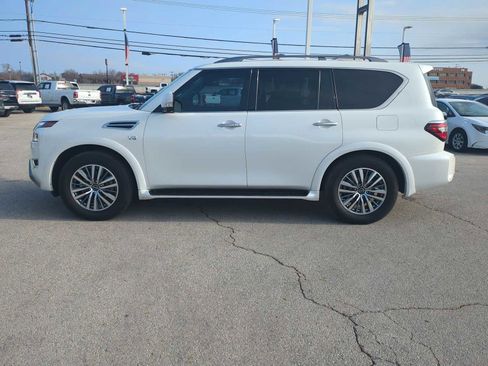Used 2022 Nissan Armada SL w/ Captain's Chairs Package image 5