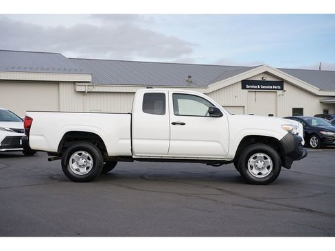 Used 2023 Toyota Tacoma SR image 2