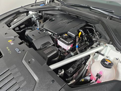 Used 2025 Genesis GV70 2.5T AWD/4WD image 19