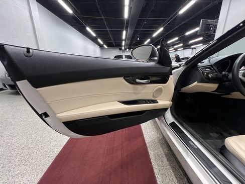 Used 2011 BMW Z4 sDrive30i image 32