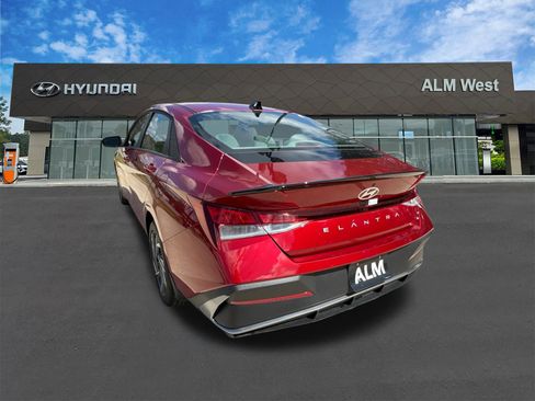 Certified 2025 Hyundai Elantra Sport image 7