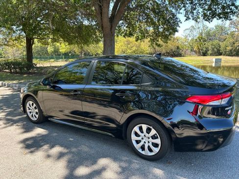 Used 2023 Toyota Corolla LE image 3