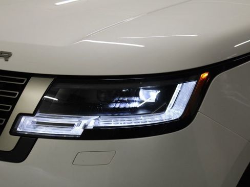 Certified 2023 Land Rover Range Rover SE AWD/4WD image 12
