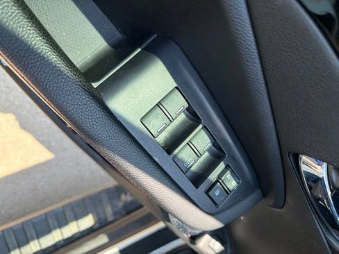 Used 2025 Honda Ridgeline Black Edition image 11