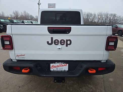 New 2026 Jeep Gladiator Mojave image 9