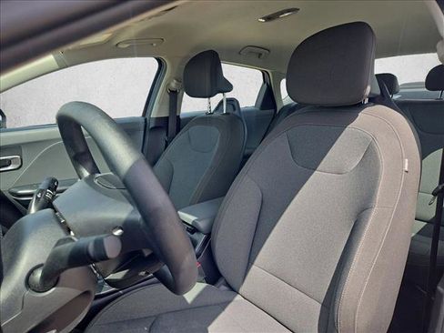 Used 2025 Kia K4 FWD image 15
