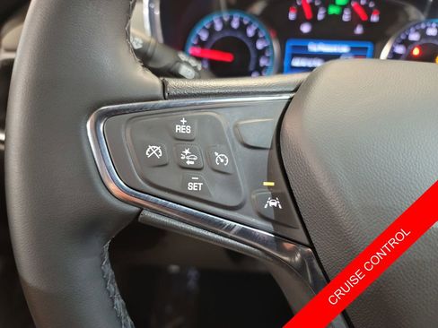 Used 2023 Chevrolet Equinox LT w/ Driver Convenience Package image 12