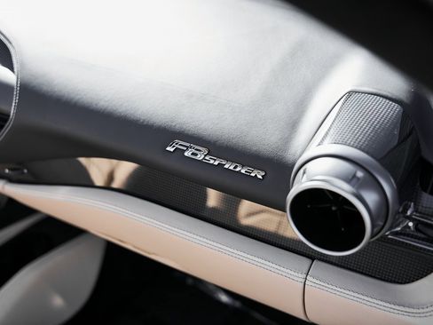 Used 2022 Ferrari F8 Tributo image 52