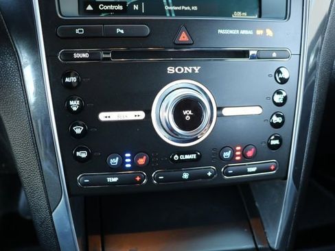 Used 2018 Ford Explorer Limited AWD/4WD image 23