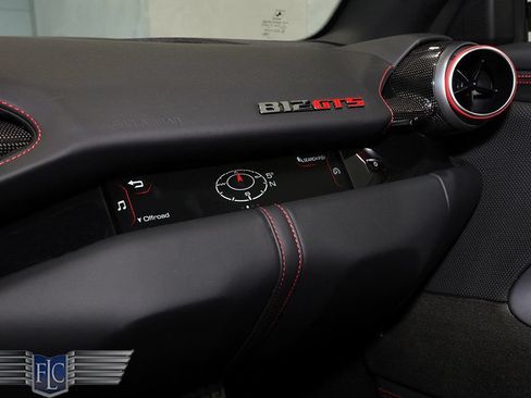 Used 2021 Ferrari 812 GTS RWD image 31