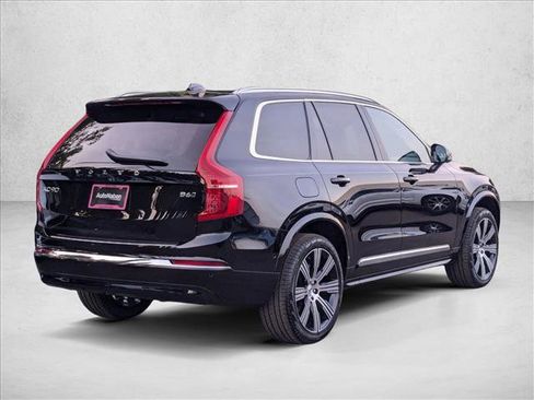 Certified 2025 Volvo XC90 B6 Ultra w/ Lounge Package image 4