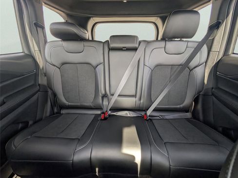 New 2025 Jeep Grand Cherokee Altitude image 20