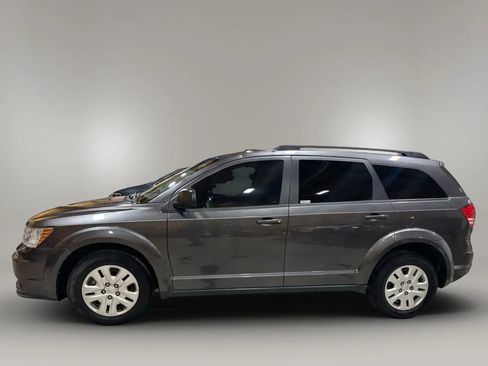 Used 2020 Dodge Journey SE w/ SE Popular Equipment Group image 10
