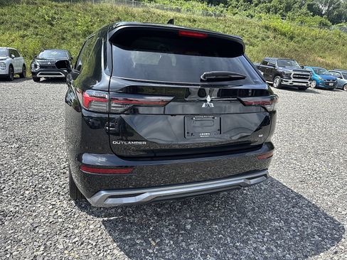 New 2025 Mitsubishi Outlander SE image 7