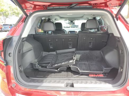 Used 2023 GMC Terrain SLT w/ Tech Package FWD image 28