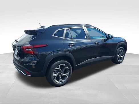 New 2026 Chevrolet Trax LT w/ LT Convenience Package FWD image 5