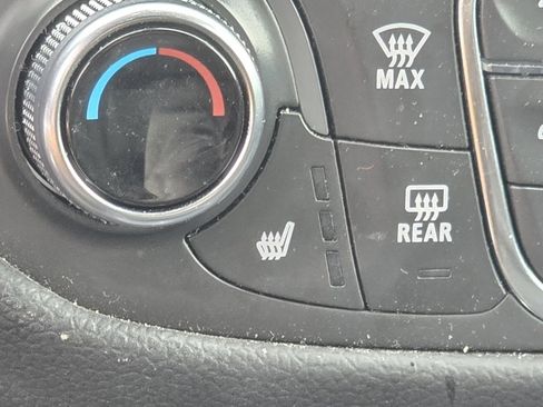 Used 2022 Chevrolet Equinox LT image 20