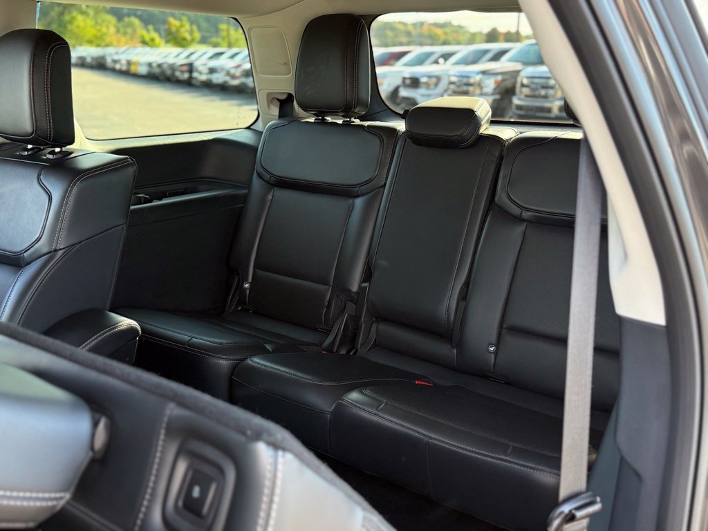 Certified 2025 Ford Expedition Platinum AWD/4WD image 22