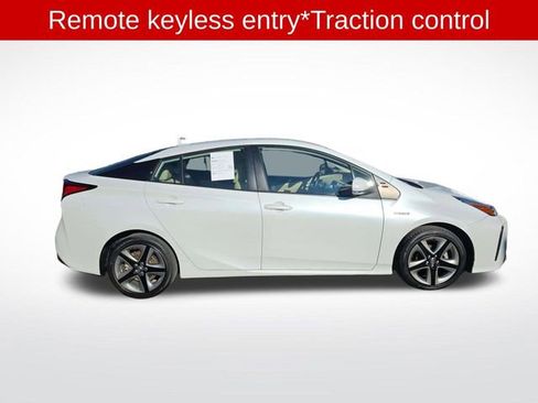 Used 2021 Toyota Prius XLE image 4