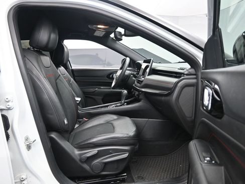 Used 2024 Jeep Compass Trailhawk image 32