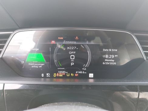 Used 2024 Audi Q8 e-tron Premium Plus w/ Premium Plus Package AWD/4WD image 9
