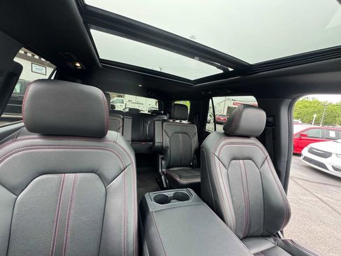 Used 2023 Ford Expedition Limited AWD/4WD image 37