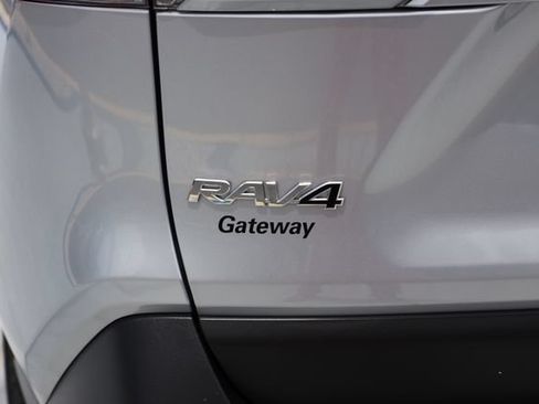 Used 2024 Toyota RAV4 XLE AWD/4WD image 46