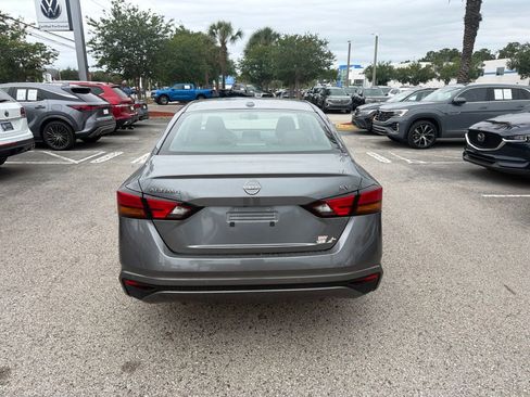 Used 2023 Nissan Altima 2.5 SV FWD image 13