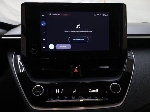 Used 2023 Toyota Corolla LE image 21