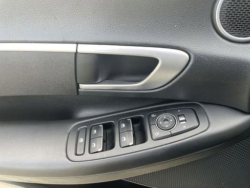 Used 2023 Hyundai Sonata SE w/ Preferred Accessory Package image 20