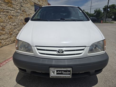 Used 2001 Toyota Sienna LE FWD image 13