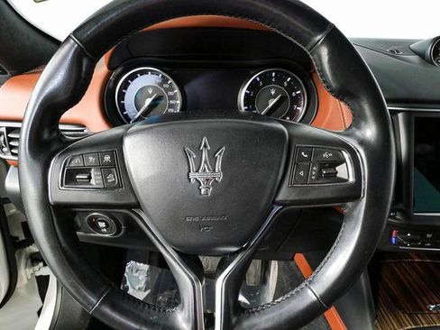 Used 2022 Maserati Levante GT AWD/4WD image 11