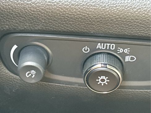 Certified 2023 Chevrolet Traverse LT FWD image 20