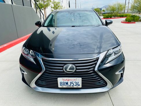 Used 2017 Lexus ES 350 w/ Navigation System Package FWD image 4