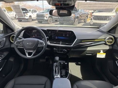 New 2026 Chevrolet Trax ACTIV w/ Sunroof Package FWD image 12