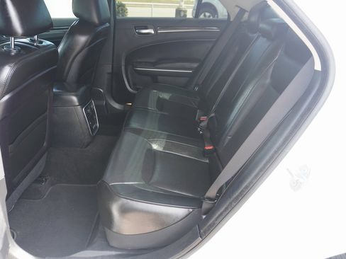 Used 2020 Chrysler 300 Limited image 20