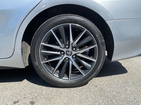 Used 2021 Toyota Camry XLE image 29