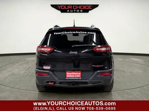 Used 2017 Jeep Cherokee Trailhawk AWD/4WD image 4