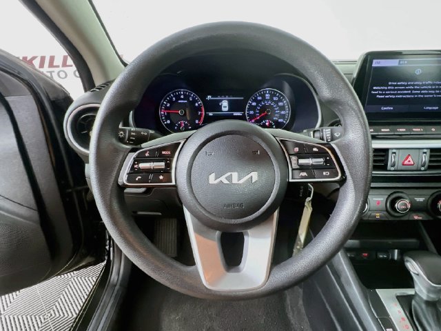 Used 2023 Kia Forte LXS w/ LXS Technology Package FWD image 12