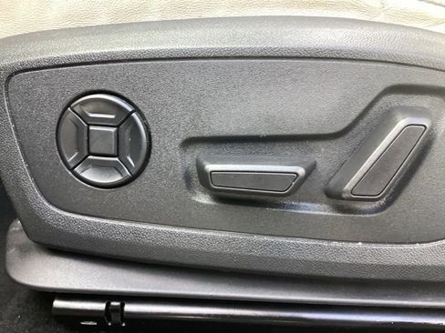 Used 2022 Audi Q4 e-tron Premium w/ Convenience Package image 21