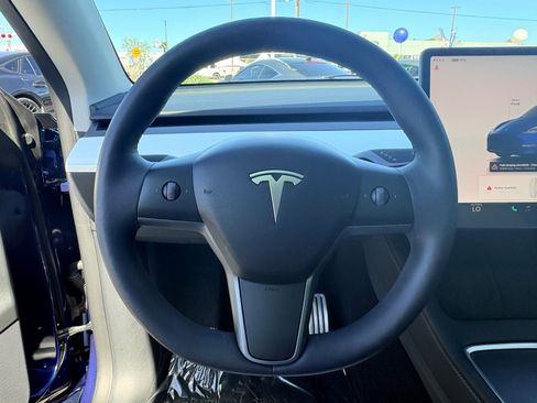 Used 2023 Tesla Model Y Performance image 17