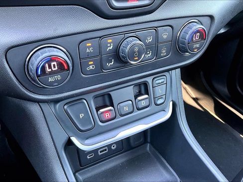 Used 2019 GMC Terrain Denali w/ Driver Alert Package II FWD image 21