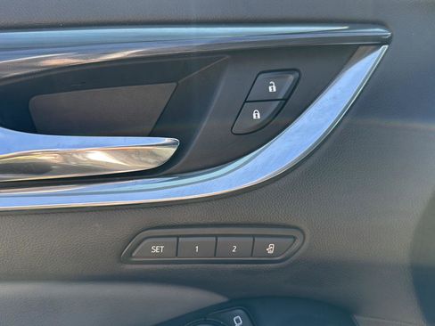 Used 2024 Buick Enclave Premium image 12