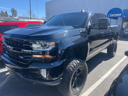 Used 2018 Chevrolet Silverado 1500 LT w/ All Star Edition image 3
