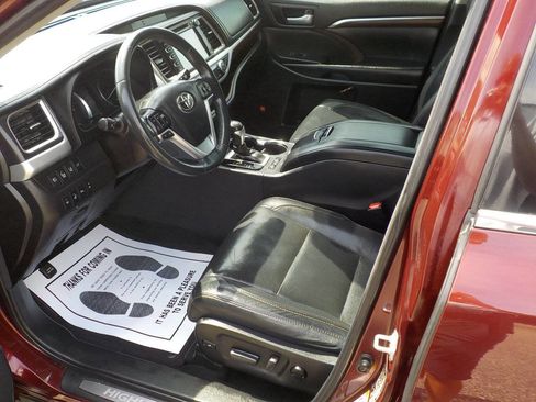 Used 2016 Toyota Highlander Limited Platinum image 10