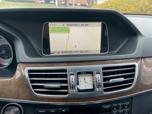 Used 2014 Mercedes-Benz E 350 4MATIC Sedan image 21