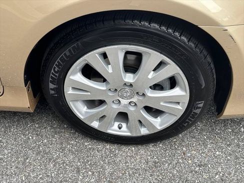 Used 2011 Toyota Avalon FWD image 8